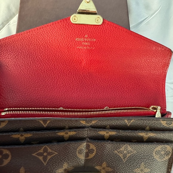 Preloved Authentic LV Pallas Wallet - Picture 5 of 7